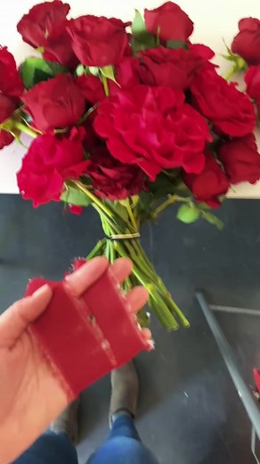 Flower Moxie DIY Flowers (@flower_moxie)’s videos with Ocean in Motion - Eldar Kedem