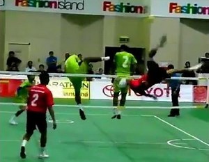 これが【カンフーサッカー】だ！それとも【カンフーバレーボール】？［MOVIE］ - ポッカキット