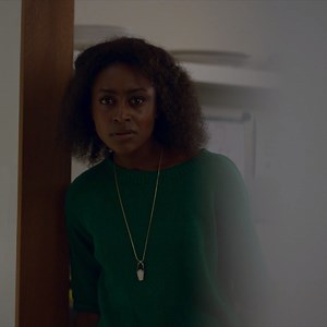 A new boss with a mysterious wife – Louise's life will never be the same from here on in. Trust me, you're gonna wanna see how 📺: Behind Her Eyes plays out. | Netflix