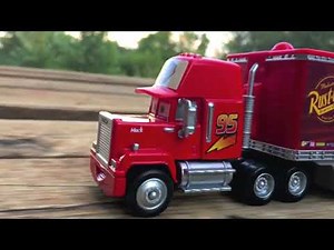 MACK HAULER CRASH?! 🚛 Lightning McQueen, Frank the Combine & Color Change Toys UNBOXING!