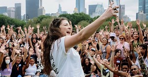 Now going viral: Meeting online friends in real life