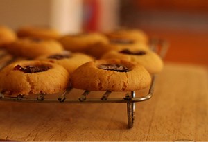 Simple recipe for traditional jam drops