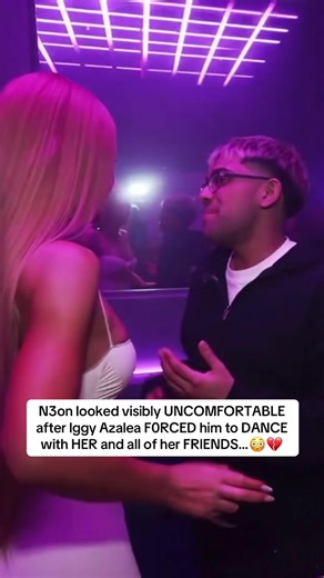 N3on looked visibly UNCOMFORTABLE after Iggy Azalea F0RCED him to DANCE with HER and all of her FRIENDS…😳💔 | #n3on #iggyazalea