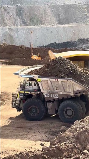 Liebherr 9800 Loading a 400 Ton Haul Truck