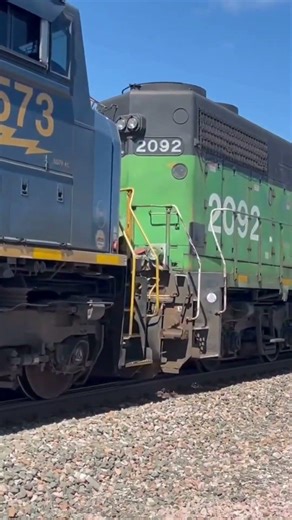 CSX SD70, BN GEEP, AND A CN 100 ET44!!!