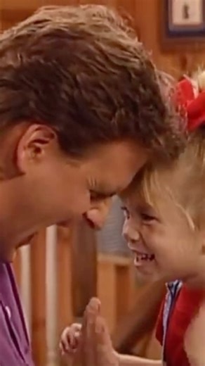 Oʟsᴇɴ Tᴡɪɴs Fᴀɴ  on Instagram: "梁❤️ tv show: full house season 4 episode 6 “a pinch for a pinch” Mary-Kate Olsen as Michelle Tanner follow me @olsenfansmka for more tags: #marykateolsen #johnstamos #davecoulier #olsentwins #marykateandashley #marykateandashleyolsen #mka #michelletanner #fullhouse #olsensisters #twinsisters #unclejesse #joeygladstone #unclejesseandmichelle"