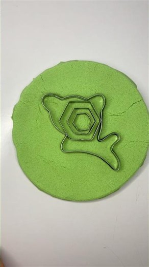 Kinetic sand cutting ASMR shapes satisfying video #asmr #art #diysander #oddlysatisfying #satisfying