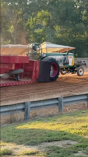 Super Loud Oliver Pulling Tractor Denton Farm Park running Modified class
