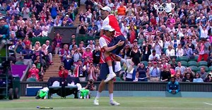 アメリカの兄弟がテニスのダブルスで金