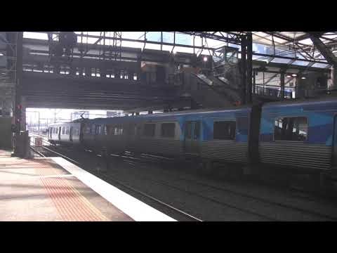 Comeng 438M departing platform 10 Southern Cross