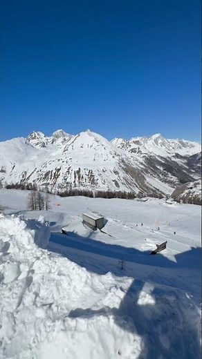 Skiing LA THUILE Valle d'Aosta#skiing#italy