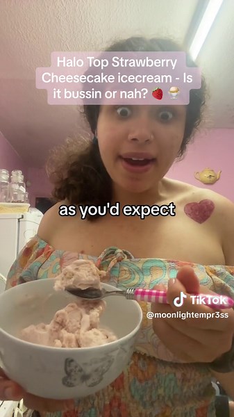 Halo Top Strawberry Cheesecake - Is It Bussin or Nah?