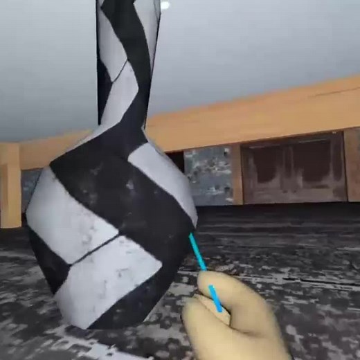 El niño grita jugando Granny VR