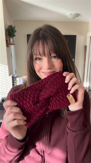 Danielle Arseniuk on Instagram: "Oh, it’s time! Friends, it’s time!! Brandi’s Headwrap is the most perfect piece to wear this spring! It’s perfect for those cooler mornings and is ever so cute!! What colour would you make yours in? https://www.ravelry.com/patterns/library/brandis-headwrap https://www.etsy.com/ca/listing/951741988/brandis-headwrap-crochet-pdf-pattern? #aknottyhabitdesigns #crochet #brandisheadwrap #crochetheadband #crochetersofinstagram"