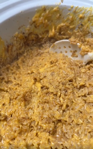 How to whip up creamy cheesy rice at home