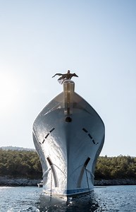 7.1K views · 324 reactions |  홊홉 혿홄홎홋홇혼화 at the Miami International Boat Show - VICTORIOUS (85M/278’) a multi-award-winning yacht for charter ✨ Offering unparalleled entertainment spaces and luxurious accommodations for 12+ guests, she allows guests to explore the world in total luxury. Contact us to setup a viewing: Miami International Boat Show  February 14-18 | Fraser Yachts | Facebook