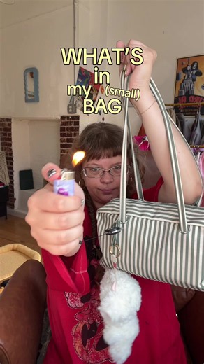 How to Teach a Bag to Shrink Itself | What's In My Bag (Small)