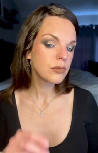 Cut crease glam makeup look 👀