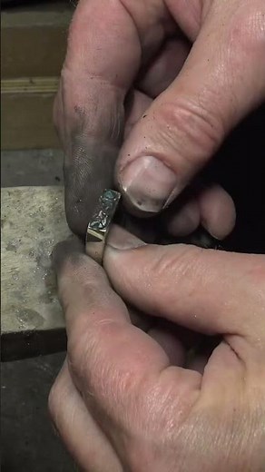 Making a turquoise inlay ring.