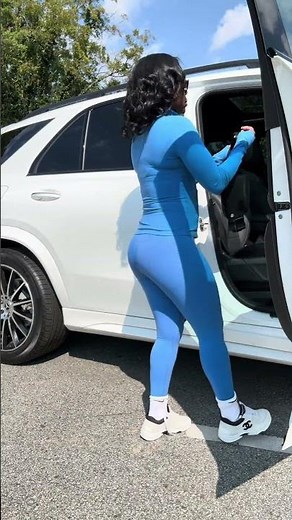 Women’s Two-Piece Tracksuit – Stylish & Comfy (Ask for the Link in Comments)