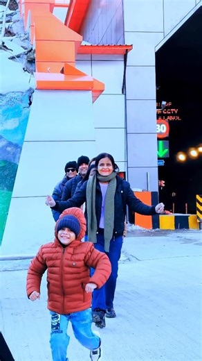 Best time best places ❤️🥰 #trend #goyalkhandaan #kashmir #snow #family #youtubeshorts #short