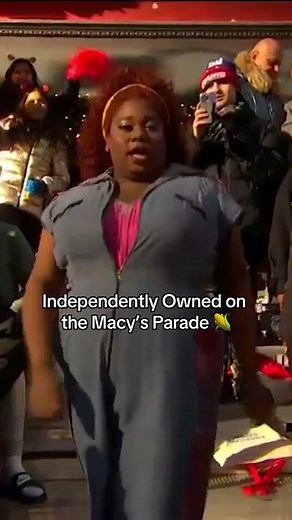 Independently owned and singing on the Macy's Parade! #shucked #getshucked #theater #musicals #broadway #alexnewell #independentlyowned #thanksgivingparade #thanksgiving