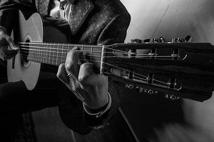 5 Free Beginner Classical Guitar Lessons