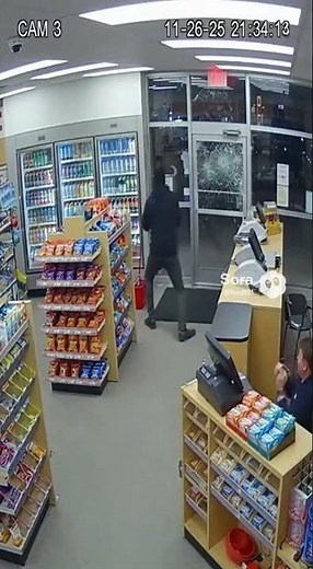 Instant Karma when robber gets trapped. 👊🤣#Instantkarma #karma #robberyfail #viral