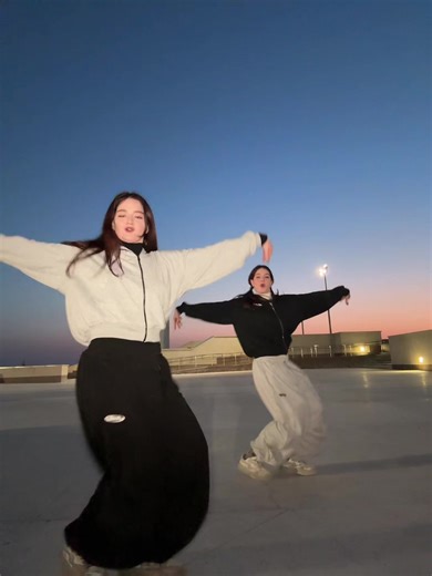 dc: @krone.team | dance