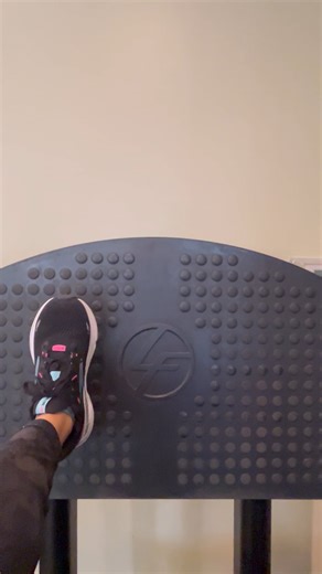 What foot position should I use on the leg press machine?