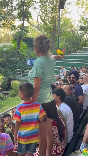 Smart Bird Takes Money 😱💸 | Unbelievable Bird Trick at Show!