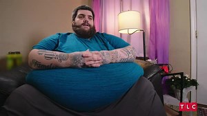 Ryan starts his day with a soda, and admits his mind is always on what his next meal will be. #My600lbLife | TLC