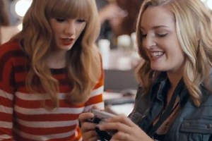 Taylor Swift Is Photogenic in Sony Camera Commercial