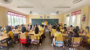 GIVE IT UP full classroom energizer #SirBokzTV | Sir Bokz TV