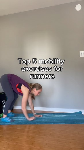 Lisa Mitro, Physical Therapist for Runners on Instagram: "POST RUN MOBILITY>>> Improve your joint mobility, decrease joint stiffness and prevent injuries by spending 5 min after your run on these dynamic stretches. Save this post and give them a try✅"