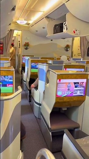 Emirates Airlines A380 ✈️ 🇦🇪 business class #aviationlife #traveltok #aircraft #airbusa380 #pilot