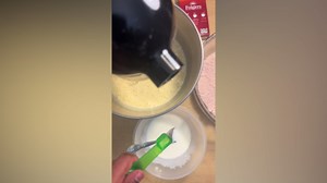 How to Make Glazed Bundt Cake with Nuts