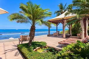 8.1K views · 375 reactions | DECEMBER 2016 - JANUARY 2017 Luxury Villas for the Holiday Season, only available at Luxury Retreats. Dreaming of a trip to Hawaii? Maui just might be the perfect destination for you. Learn how to surf, hike a volcano or soak up the sun on sandy shores and find out why travelers fall in love with this island's charm! | Luxury Retreats | Facebook