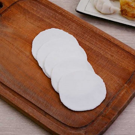 もちもち食感！ 米粉で作る餃子の皮のレシピ動画・作り方 | デリッシュキッチン