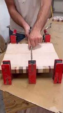 Use Different colors Wood in Table Bass