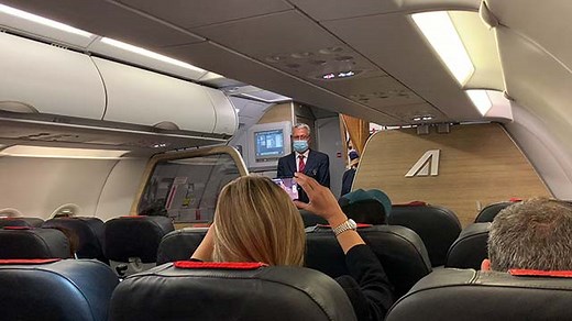 "Alitalia diventa Ita Airways, è una startup. Gli aerei saranno azzurri. Quante sportellate dalla Commissione"