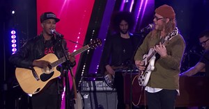 Watch Allen Stone & Dennis Lorenzo Crush A Duet On 'American Idol'