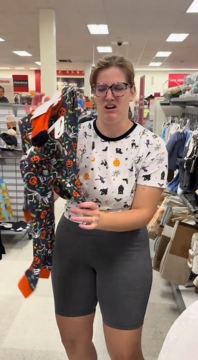 SHOPPING WITH MOM THIS FALL 😂 #COMEDY #AUTUMN Watch the hilarious chaos of fall shopping with mom—pumpkin spice, cozy vibes, and funny mom moments! #FallAesthetic #POVComedy #Comedy #Fall #Autumn #FallAesthetic #ShoppingWithMom #FunnyMomMoments #POVComedy #FamilyLaughs #FallVibes #SeasonalFun | Kendahl Landreth