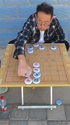 Chess puzzles from the streets 🧐