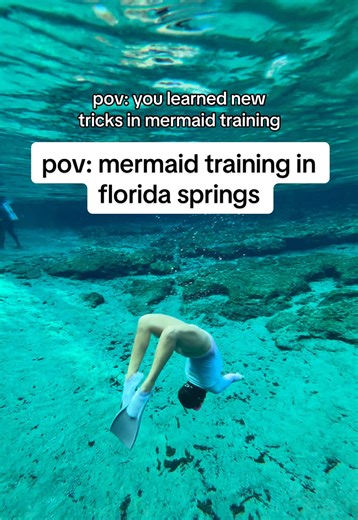 have you ever wanted to try mermaid training or learn new underwater tricks? 🙋🏽‍♀️🧜‍♀️🧜‍♀️follow for more florida springs, underwater flow, and mermaid magic 🌊 the mermaid training with @Vero Beach Mermaid was so fun !! learning new tricks, moving underwater, and being surrounded by a group of girls who love the water just as much as i do made it even more special. there’s something about florida’s crystal-clear springs and shared joy in the water that just hits different 🧜‍♀️✨#floridaspri