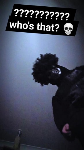 Who's that? 💀 #halloweenfun #reelschallenge #HalloweenNight #costumecontest #scary | Shuffle Pack