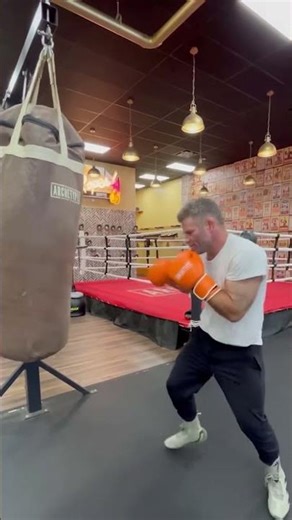 How to (SNAP) punches on the heavy bag. Better Boxing skills #boxing #austin #boxinggym