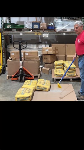 Innovative Reacher Tool for Safe Merchandising