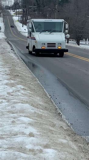 Grumman LLV driving by #mailtrucks #grummanllv