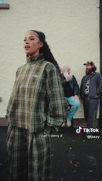 me, @Spriitzz and someone’s grandad having the craic ♡🤣 #electronicmusic